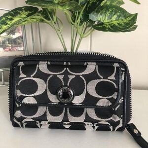 COACH Wristlet Wallet Black Beige Signature Logo Fabric and Leather 4x6"